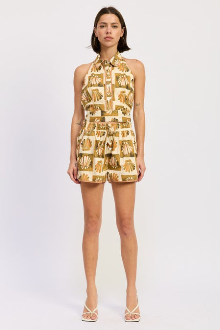 Slide sandal with rivet studs