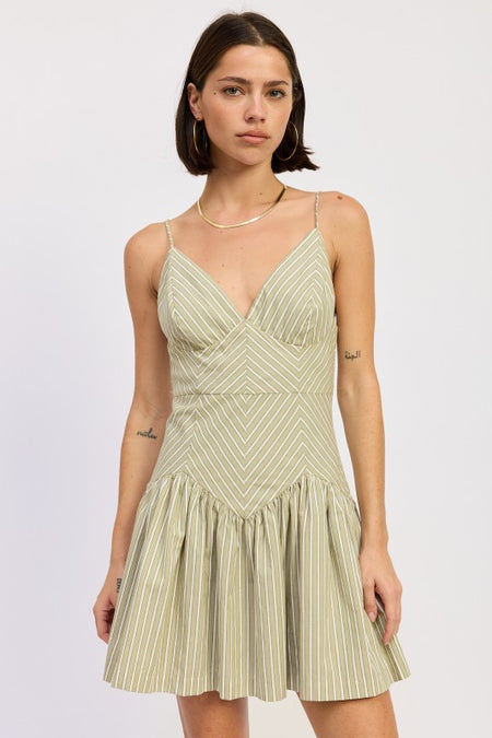 Slide sandal with rivet studs